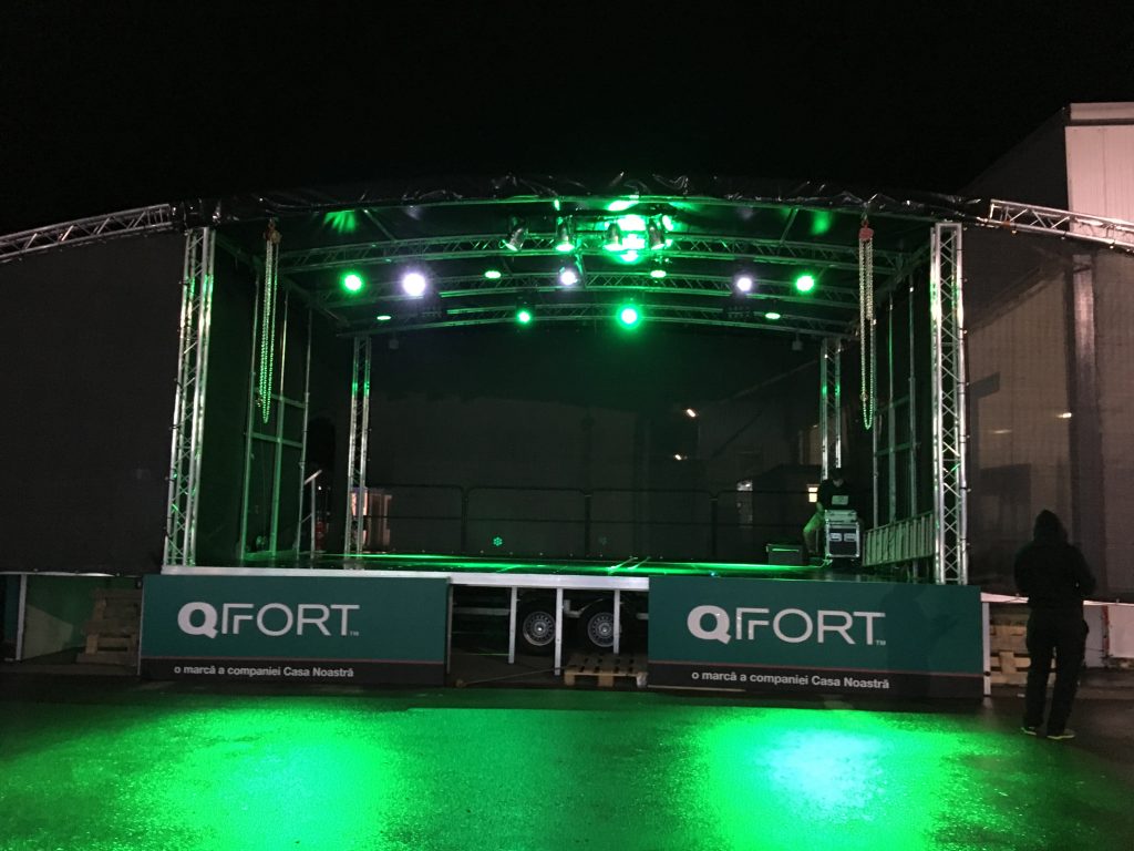 outdoor stage hire